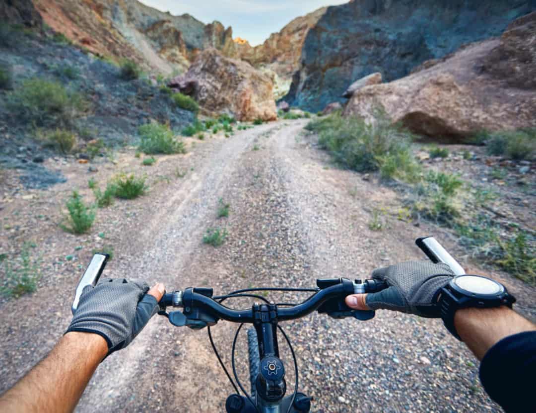 10-must-have-items-for-a-beginner-mountain-biker